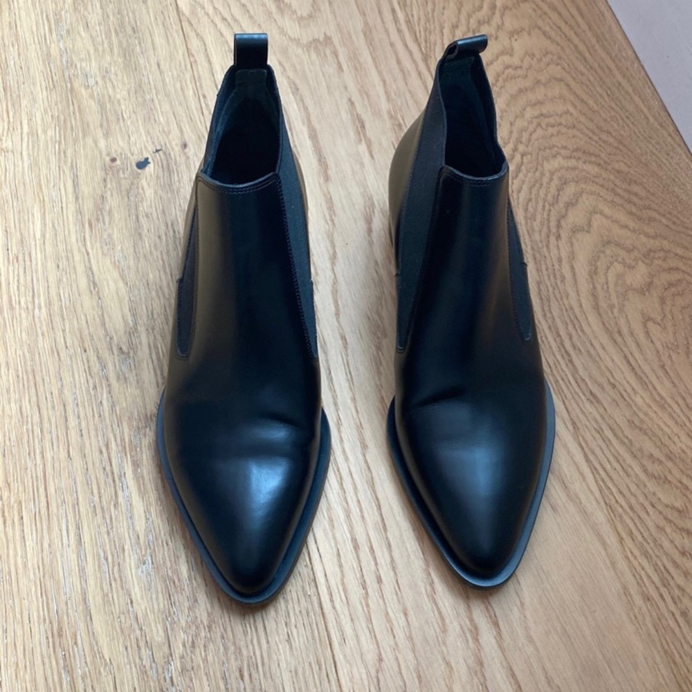 VINCE. Ankle Leather Boot
